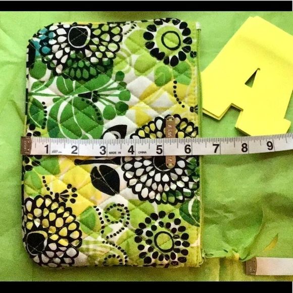 VERA Bradley 👛 - Picture 8 of 11